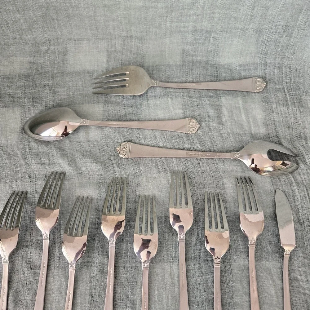 Onieda Bionco Stainless Satin Finish Lot 8‎ Dinner Forks & 5 Serving Pieces